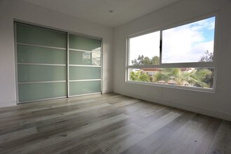 5427 Carlton Way-Unit -203 in Los Angeles, CA - Building Photo - Building Photo