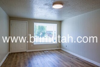2393 E 3000 S in Salt Lake City, UT - Building Photo - Building Photo