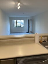 1204 Whitney Ave, Unit 115 in Hamden, CT - Foto de edificio - Building Photo