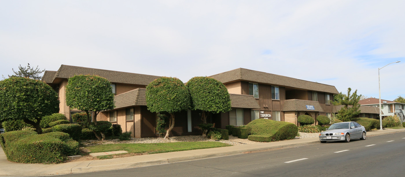 002 - Tiburon Apartments in Yuba City, CA - Building Photo