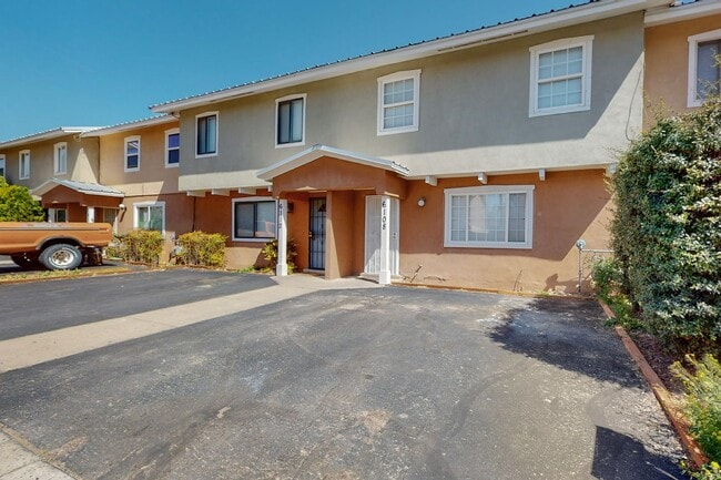 6108 Calle Nueve NW in Albuquerque, NM - Building Photo - Building Photo