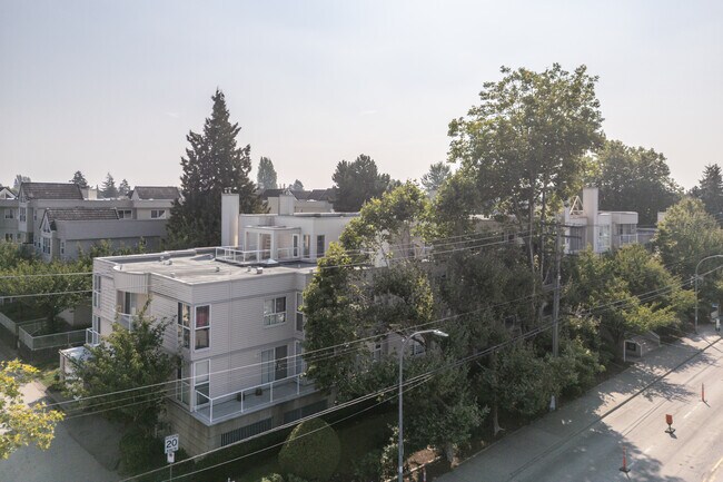 7700 Gilbert Rd in Richmond, BC - Building Photo - Building Photo