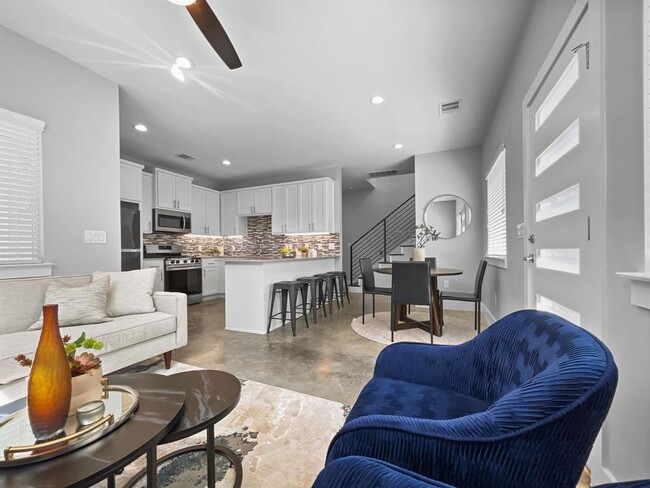 6902 Carver Ave in Austin, TX - Building Photo - Building Photo