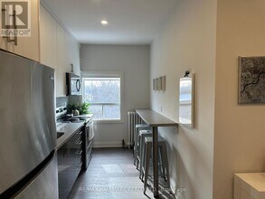 16-595 ST CLAIR Ave in Toronto, ON - Building Photo - Building Photo