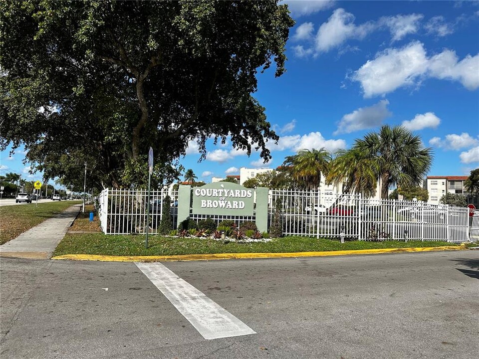 1800 N Lauderdale Ave, Unit 1217 in North Lauderdale, FL - Building Photo