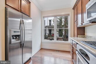 533 Regent Pl NE in Washington, DC - Building Photo - Building Photo