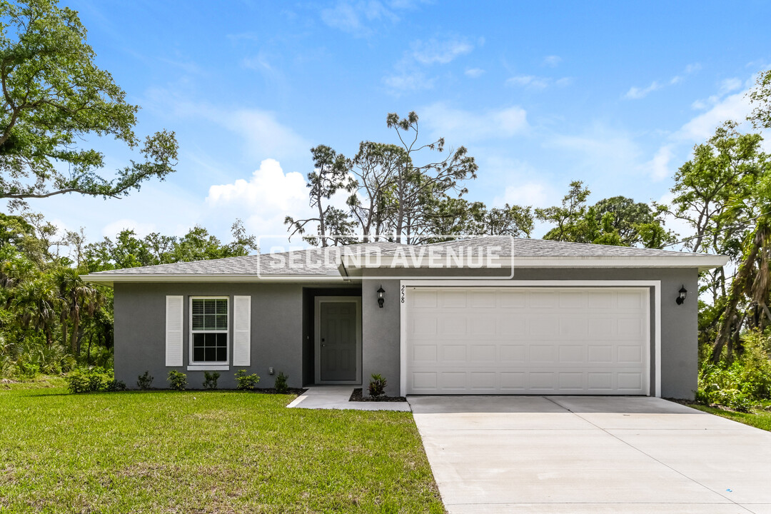 258 Dorman St in Port Charlotte, FL - Building Photo