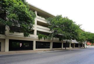 1022 N Navarro St in San Antonio, TX - Building Photo - Building Photo