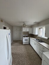 732 NE Sumner St in Topeka, KS - Building Photo - Building Photo