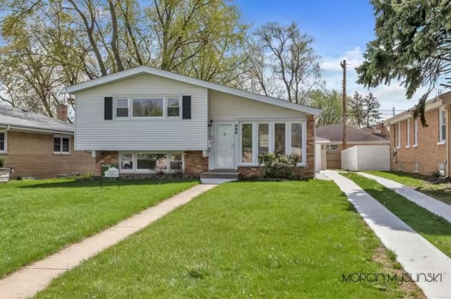 property at 496 E Butterfield Rd
