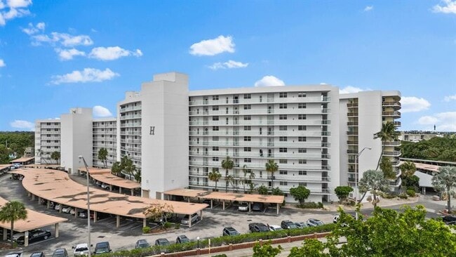 property at 2731 NE 14th Street Causeway