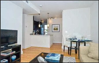 811 Otis Pl NW, Unit 105 in Washington, DC - Building Photo - Building Photo
