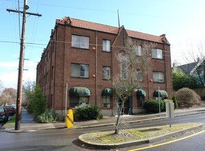 1334 NW 25th Ave in Portland, OR - Building Photo - Building Photo