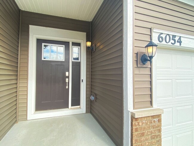 6054 E 112th Pl in Winfield, IN - Building Photo - Building Photo