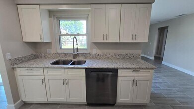 647 Sagamore Dr in Deltona, FL - Building Photo - Building Photo