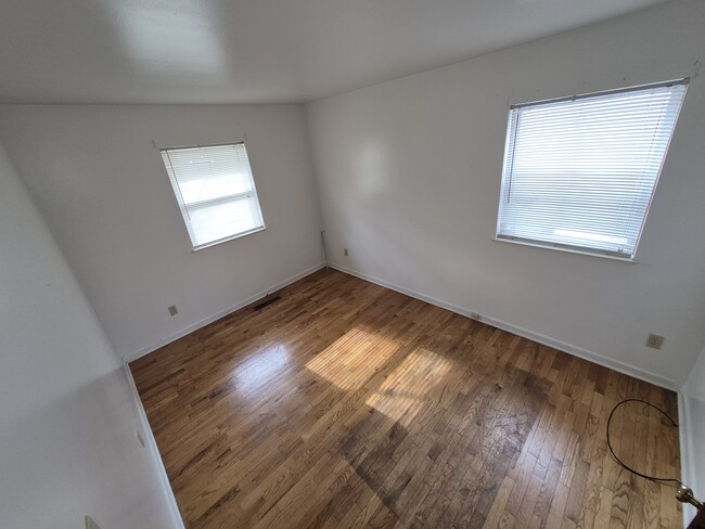 4923 Alpha Way in Flint, MI - Building Photo - Building Photo