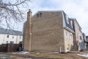 7426 Rhondda Dr in Lorton, VA - Building Photo