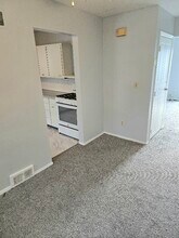 7037 Paxton Rd in Boardman, OH - Foto de edificio - Building Photo