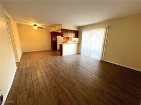 7300 W Pirates Cove Rd in Las Vegas, NV - Building Photo