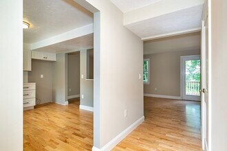 7 Sherman Terrace in Natick, MA - Building Photo - Building Photo