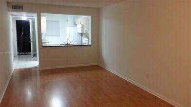 821 NE 207th Ln in Miami, FL - Building Photo - Building Photo