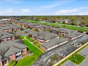 607 Cambridge Ct, Unit 1b in Munster, IN - Building Photo - Building Photo