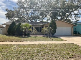 1685 Fortune Dr in Clearwater, FL - Building Photo