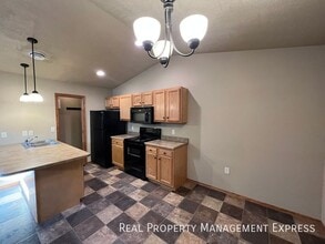 2 Bedroom 2 Bathroom Townhome with Garage in SW Sioux Falls, Unit 1 in Sioux Falls, SD - Building Photo - Building Photo
