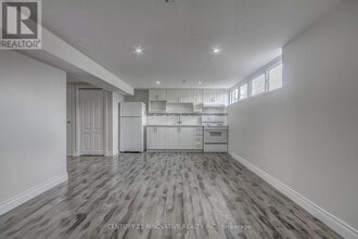 17 Tralee Ave in Toronto, ON - Building Photo - Building Photo