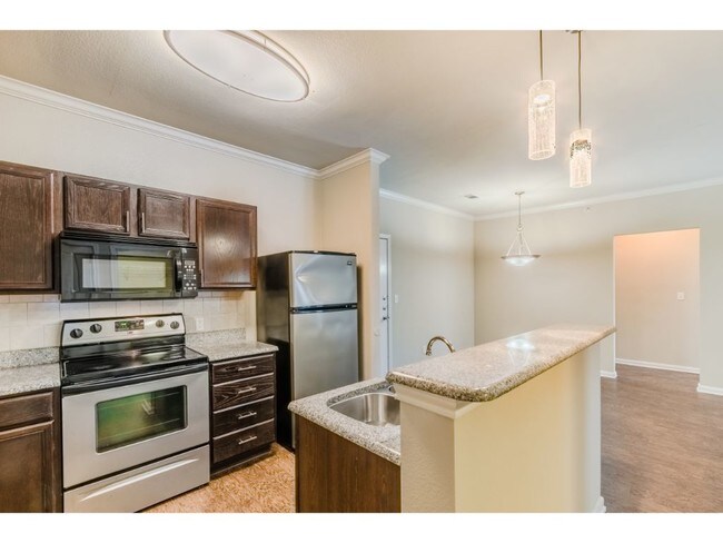 Skyview West Apartments in Fort Worth, TX - Building Photo - Building Photo