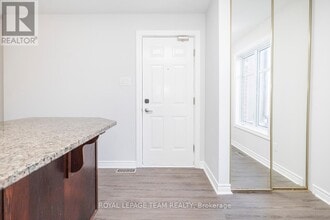 740 Chapman Mills Dr in Ottawa, ON - Building Photo - Building Photo