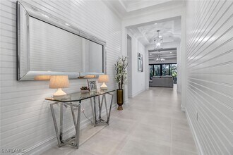 9264 Glenforest Dr in Naples, FL - Foto de edificio - Building Photo
