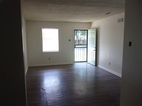 724 Western Park Dr in Memphis, TN - Building Photo - Building Photo