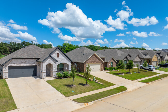 Magnolia Hills in Kennedale, TX - Foto de edificio - Building Photo