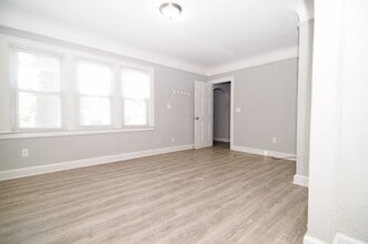 23304 Cayuga Ave in Hazel Park, MI - Building Photo - Building Photo