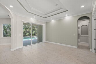 5354 Nathaniel Pl in Sarasota, FL - Foto de edificio - Building Photo
