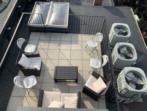 656 Massachusetts Ave, Unit 6 in Boston, MA - Foto de edificio - Building Photo