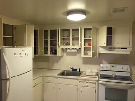 35 Montvale Ave in Woburn, MA - Building Photo