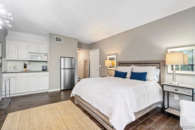 property at 11863 Wimbledon Cir
