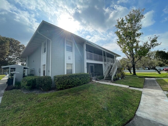 700 E Airport Blvd
