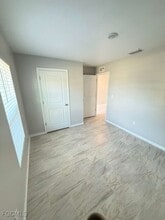 5019 Moon Ln in La Belle, FL - Building Photo - Building Photo