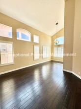 14873 New Foal Trail in Fontana, CA - Building Photo - Building Photo