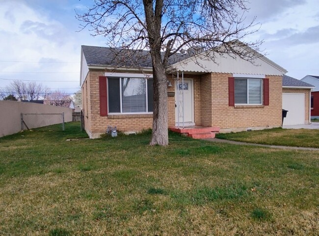 5761 S Hillside Dr in Murray, UT - Building Photo - Building Photo