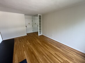 2605 39th St NW in Washington, DC - Building Photo - Building Photo