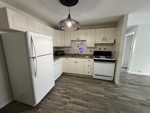 351 Pawtucket Blvd in Lowell, MA - Building Photo - Building Photo