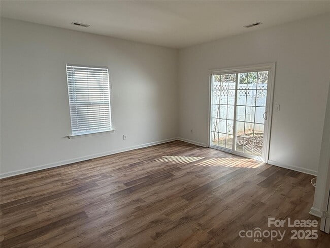 7041 Somerset Springs Dr, Unit 60 in Charlotte, NC - Building Photo - Building Photo