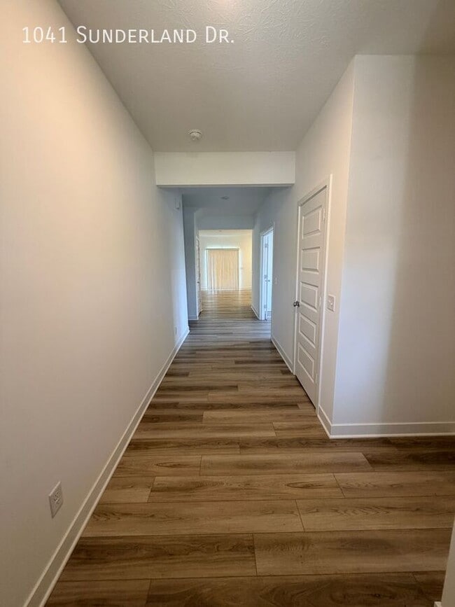 1041 Sunderland Dr in Greenwood, IN - Building Photo - Building Photo