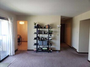 2226 Court St, Unit 8 in Syracuse, NY - Foto de edificio - Building Photo