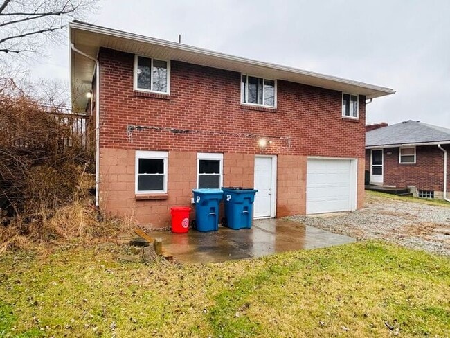 104 Dogwood Dr in Pittsburgh, PA - Building Photo - Building Photo