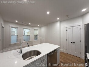 406 Columbia St in Cambridge, MA - Foto de edificio - Building Photo